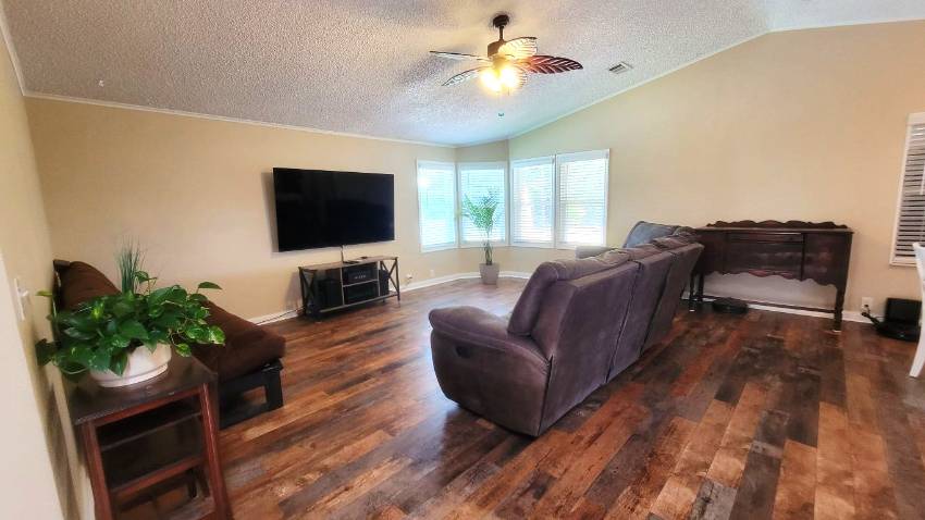 519 Tahiti Drive a Lake Wales, FL Mobile or Manufactured Home for Sale